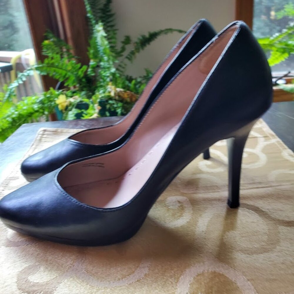 Black Platform 4" Heels Tahari sz. 8 1/2M